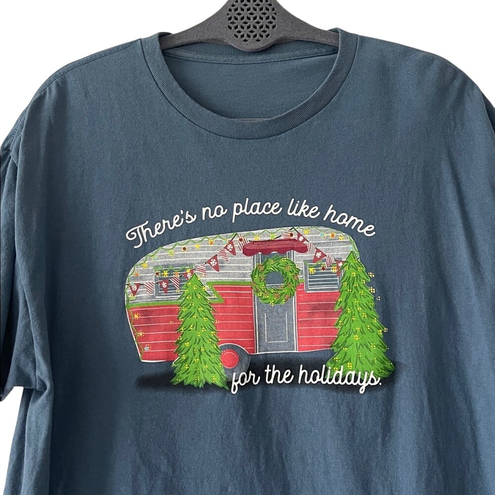 Holiday Christmas Camper‎ Blue Graphic Tee Large